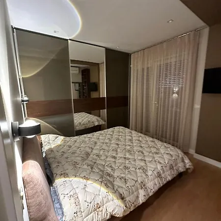 Ar Point House Appartamento Tirana